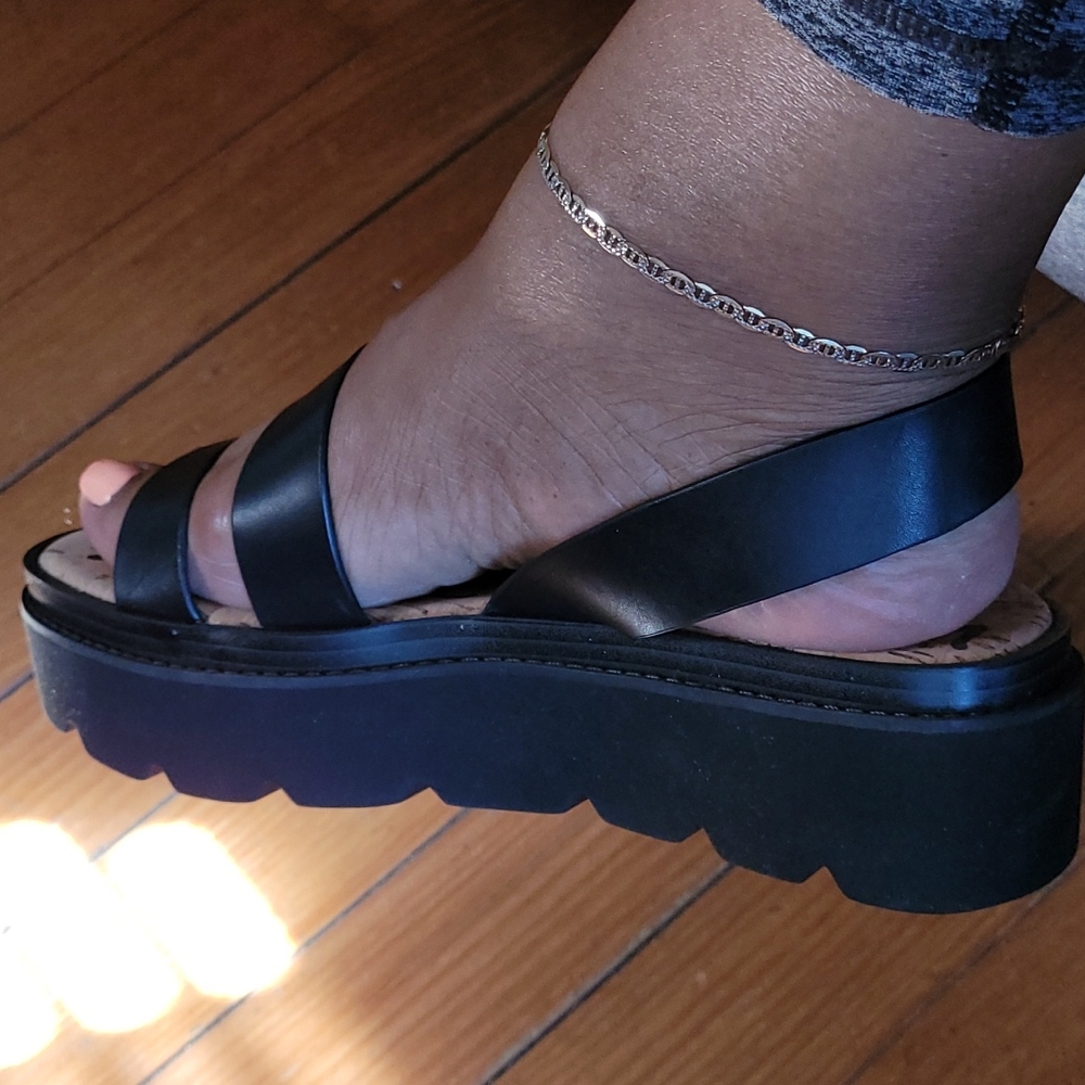 Shoes - Picture 5 of 5